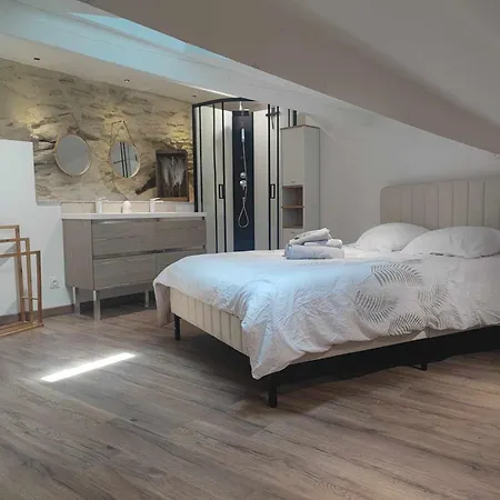 Maison Au Calme Pour 8 Personnes A 2 Pas Du Chateau D Hébergement de vacances Anjou
